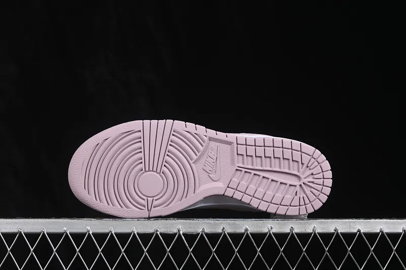 All categories Nk SB Dunk series Nk SB Dunk Low low-top sneakers Nike SB Dunk Low light pink low-top casual sneakers IM6572-103